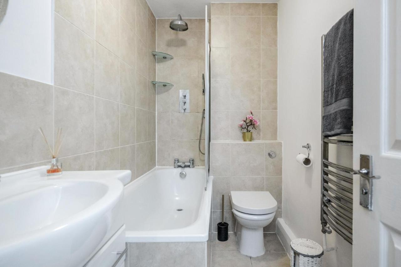 Stunning 2-Bed Apt - Free Parking - Camden - Central - Zoo - Shop - Events Londra Esterno foto